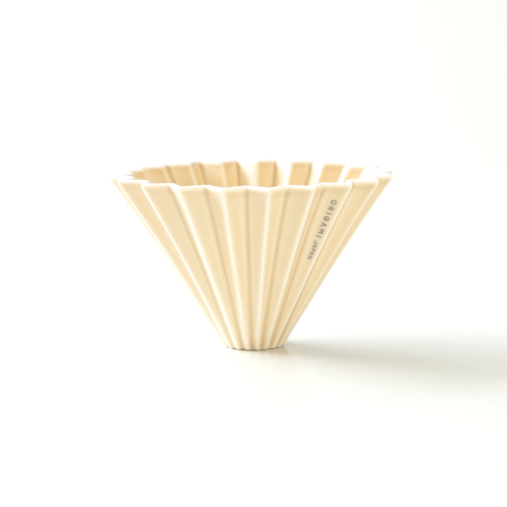 Origami medium ceramic dripper in matte beige